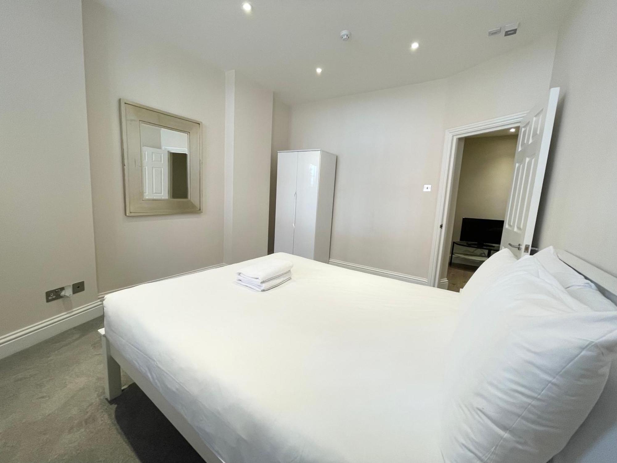 Stylish Apartments In Victoria & Westminster Лондон Экстерьер фото