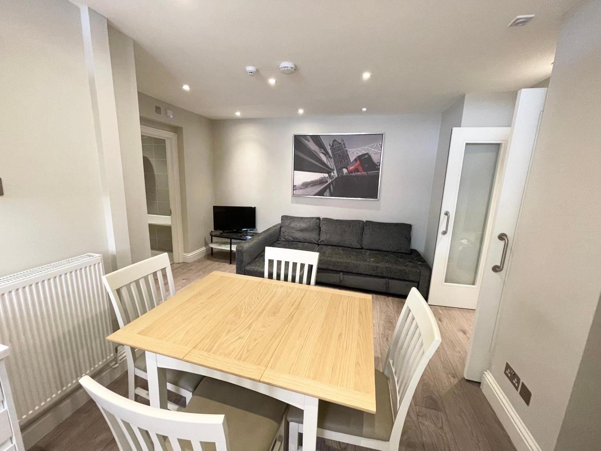 Stylish Apartments In Victoria & Westminster Лондон Экстерьер фото