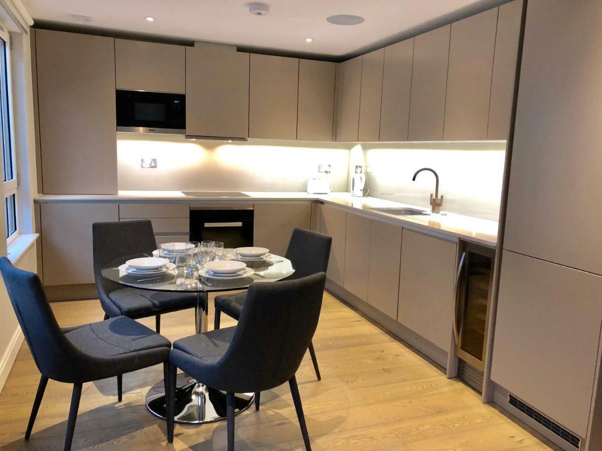Stylish Apartments In Victoria & Westminster Лондон Экстерьер фото