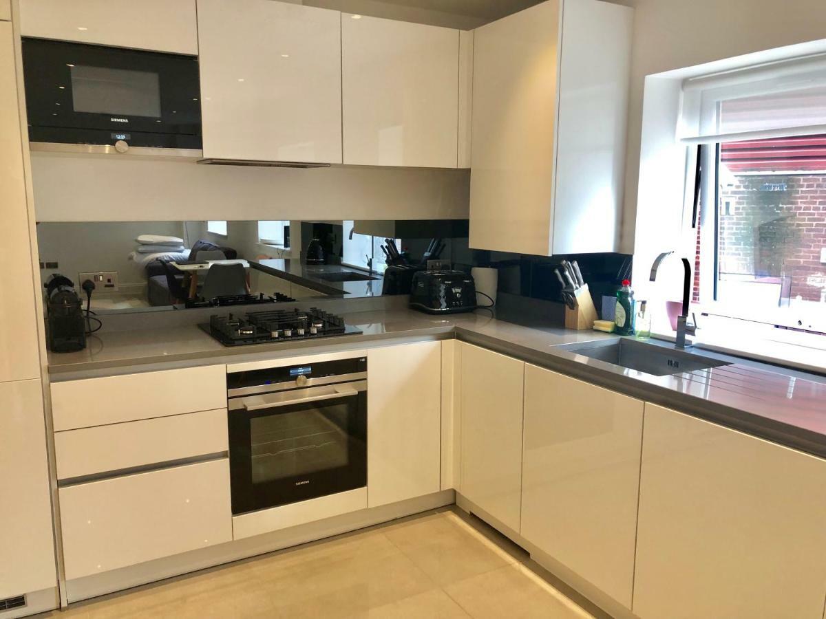 Stylish Apartments In Victoria & Westminster Лондон Экстерьер фото