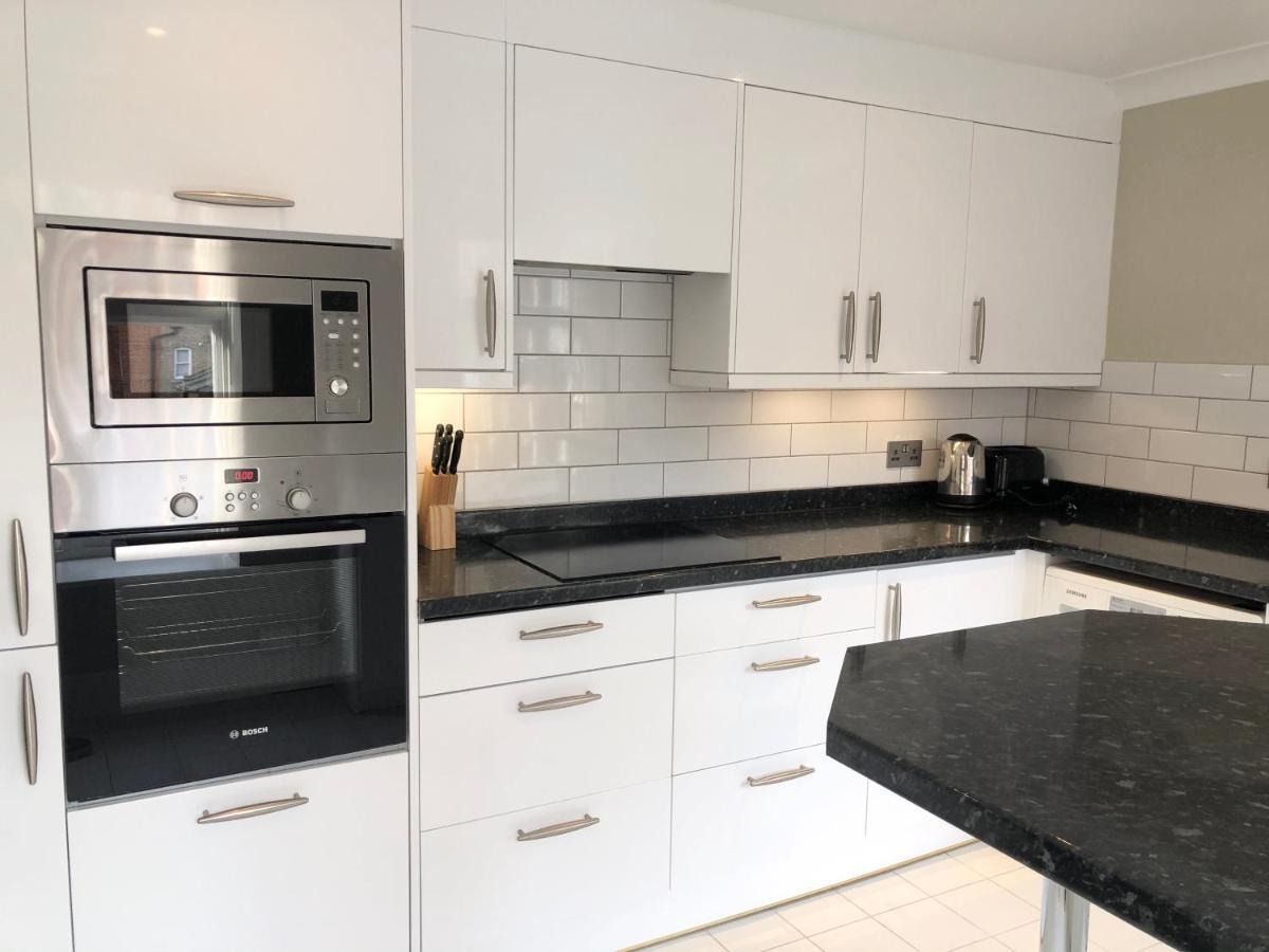 Stylish Apartments In Victoria & Westminster Лондон Экстерьер фото